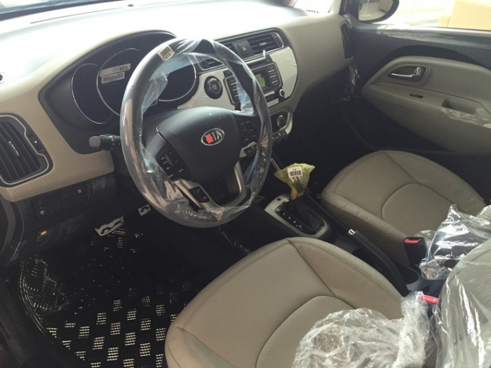 Đồng nai bán Kia Rio Hatchback nhập khẩu chính hãng, đủ màu, sẵn xe, hỗ trợ trả góp lãi suất thấp nhất.