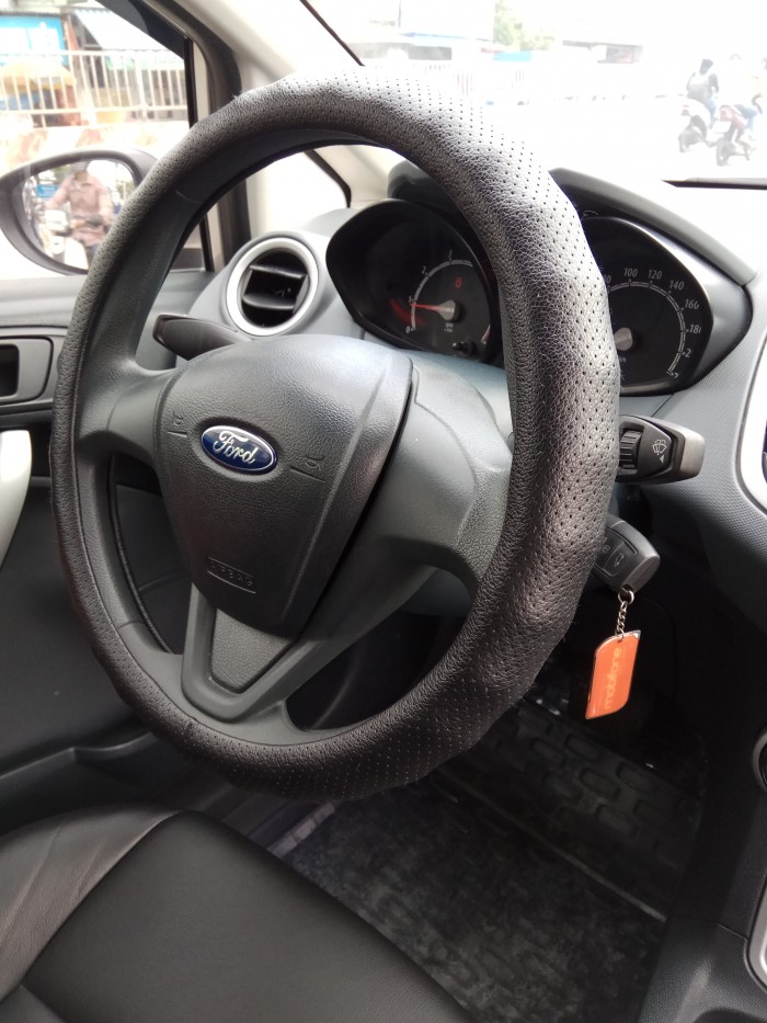 Ford Fiesta 2012, 26.000km, màu bạc, 430tr ko bớt, chính chủ.