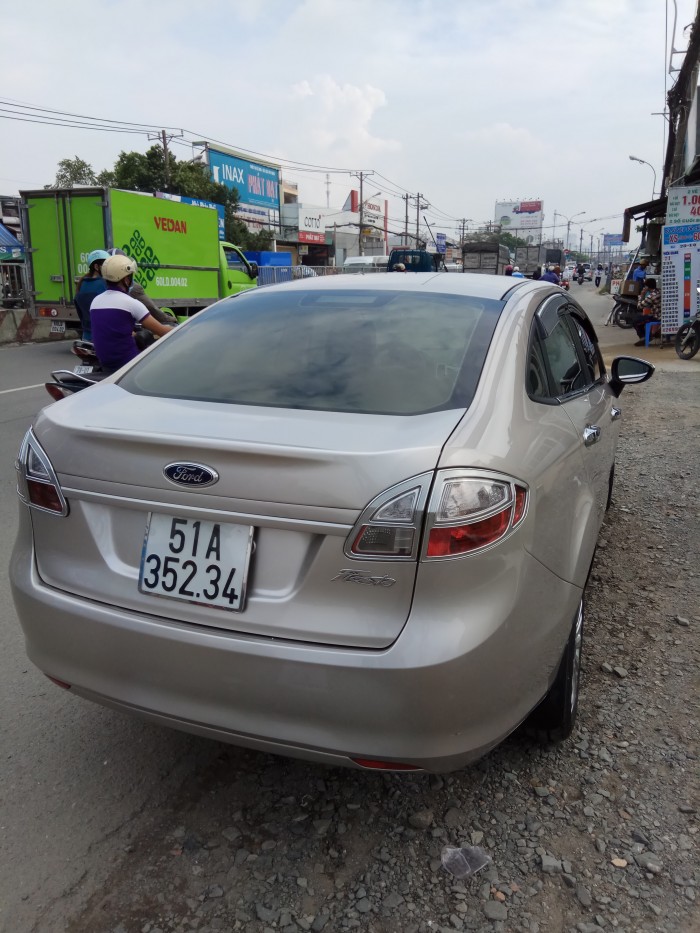 Ford Fiesta 2012, 26.000km, màu bạc, 430tr ko bớt, chính chủ.