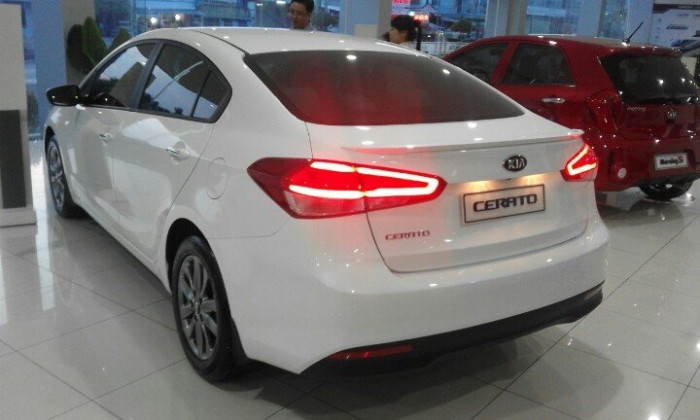 Tin hot  Kia Cerato 2.0 AT màu trắng ưu đãi giá tốt nhất thị trường LH ngay Mr Mười