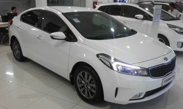 Tin hot  Kia Cerato 2.0 AT màu trắng ưu đãi giá tốt nhất thị trường LH ngay Mr Mười