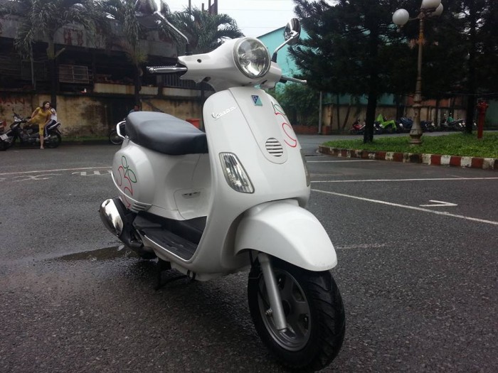 Vespa Diamond Blue 125Fi Phun Xăng Điện Tử Phiên Bản Apple Tuyệt Đẹp