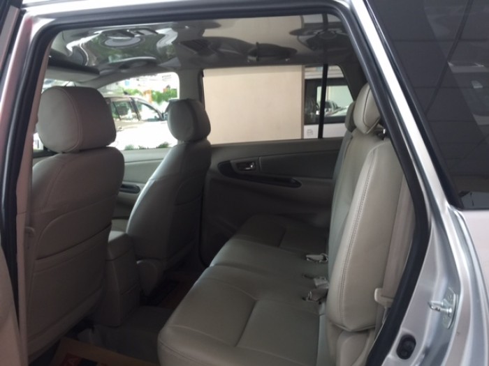Bán Xe Toyota Innova G Màu Bạc, 2015