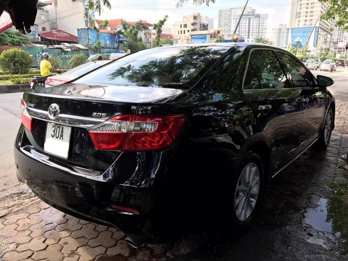 Bán Toyota Camry 2.0E 2012