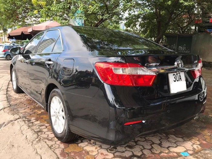 Bán Toyota Camry 2.0E 2012