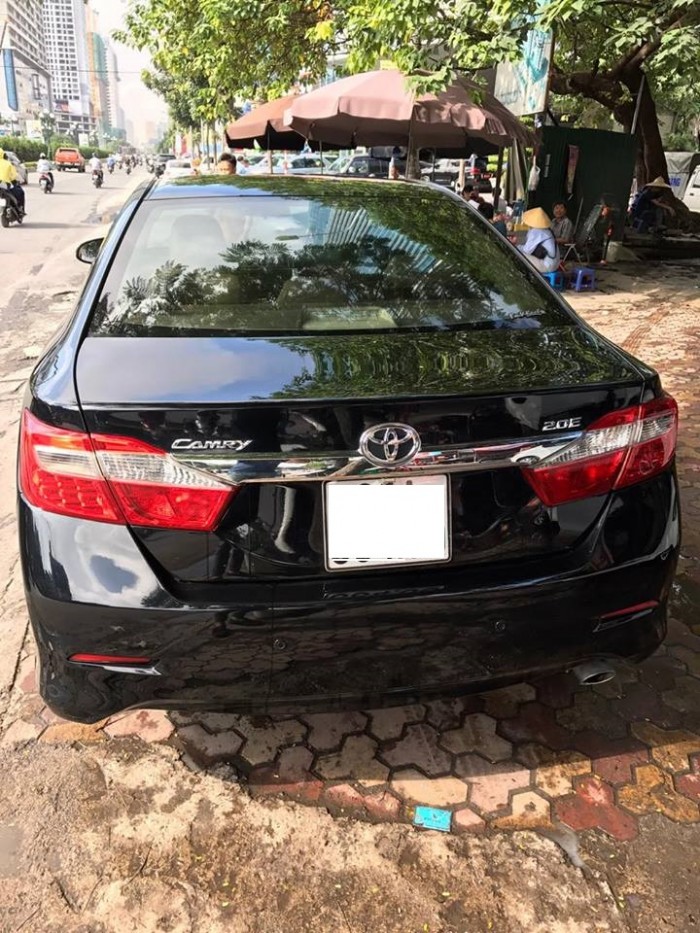 Bán Toyota Camry 2.0E 2012