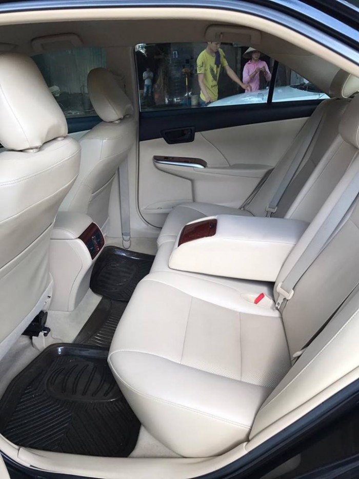 Bán Toyota Camry 2.0E 2012