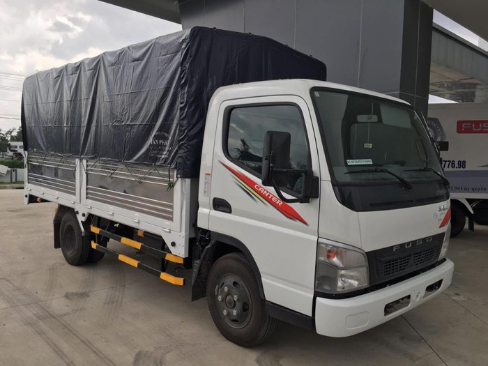 Xe fuso 1t9 màu trắng