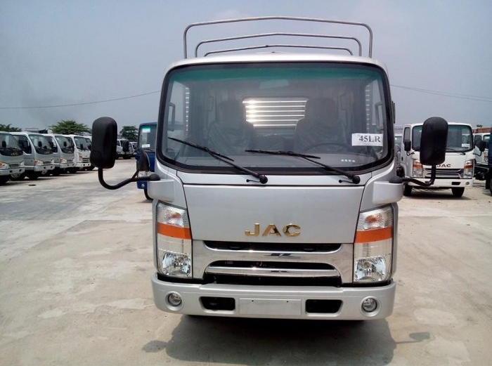 Xe jac 1t9 màu trắng