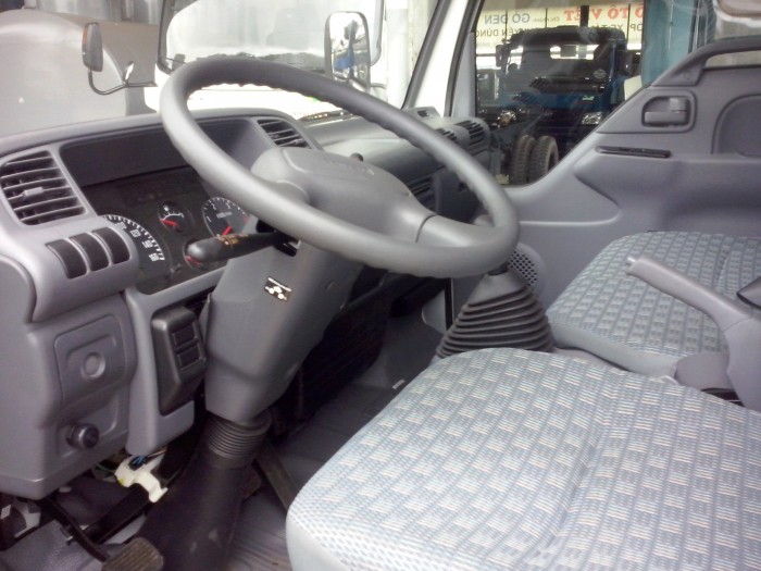 Xe ISUZU 1T9