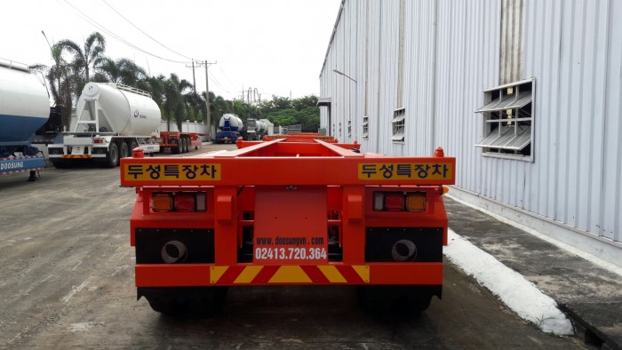 Moóc xương Doosung Hàn Quốc chở container tải trọng  33.1 tấn, 3 trục mới 100%