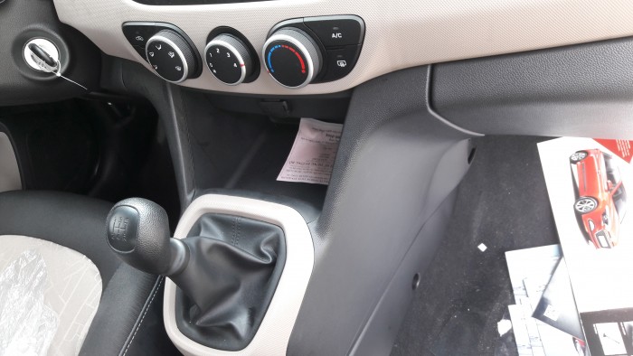 Bán Hyundai Grand i10 1.0Mt trắng ưu đãi lên đến 20 triệu đồng và hơn thế nữa, xe giao ngay