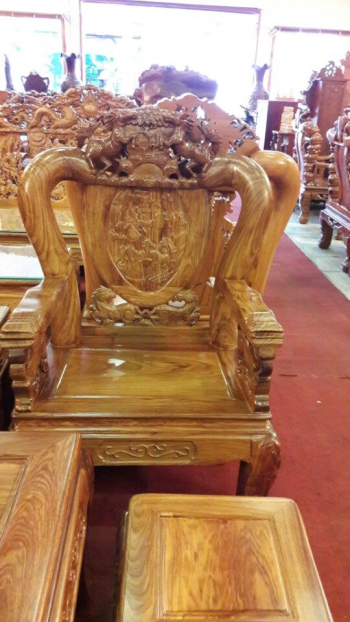 https://nhadepgiarebefico.blogspot.com/ Bộ bàn ghế gỗ hương chạm bát mã 6 món tay 12