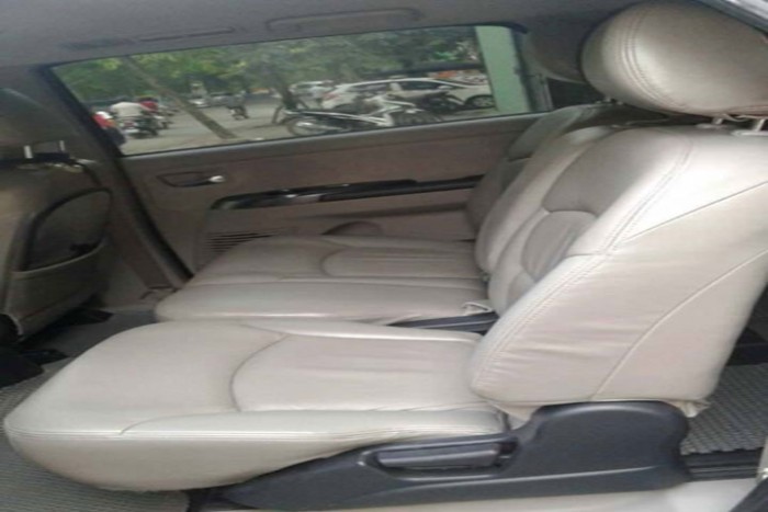 Cần bán xe Mitsubishi Grandis 2008 màu đen 2.4