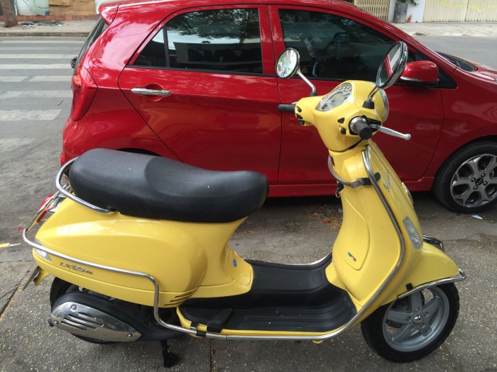 Vespa lx 125 ie màu vàng đk 2012