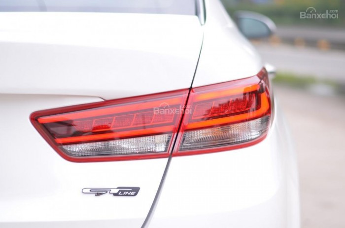 Optima 2.4GT Line đẳng cấp trong phân khúc D