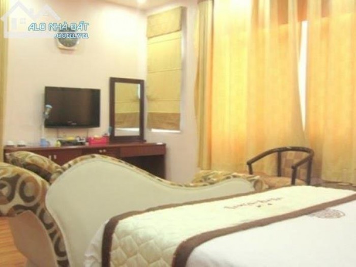Cho thuê khách sạn Hưng Phước 3 13pn 3800USD