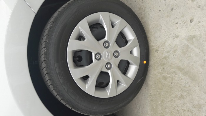Thanh lý gấp Hyundai Grand i10 1.0MT BASE bạc, uu đãi đến 22 triệu đồng và hơn thế nữa, còn 1 chiếc duy nhất