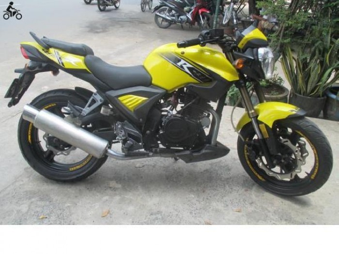 Cần bán xe Moto Rebel CBR 125 cc, máy USA Rebel. màu vàng, mua thùng 2012. . Xe 2 máy, 3 dĩa, xe mới 99,9%