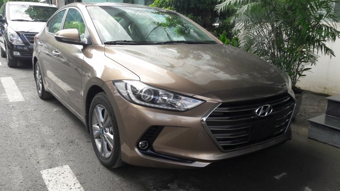 Cần bán Hyundai Elantra 1.6TM vàng cát, ưu đãi lên đến 40 triệu đồng và hơn thế nữa
