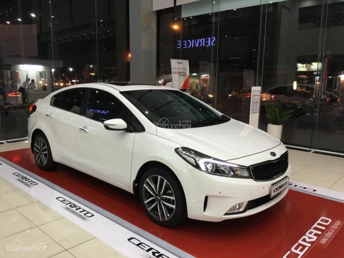 Kia Cerato giá cực hấp dẫn kềm theo ưu đãi cực khủng