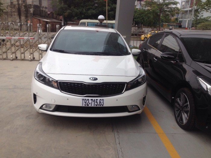 Bán kia k3 - kia cerato giá rẻ nhât khu cực bắc ninh