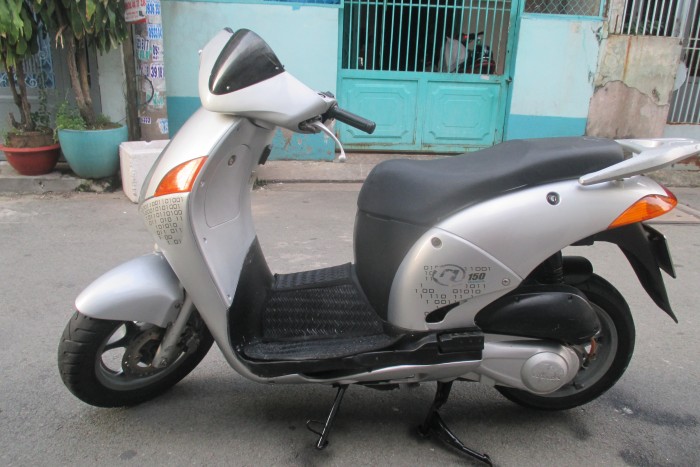 Honda @ 150cc màu trắng bstp-8828 nguyên bản từng con ốc