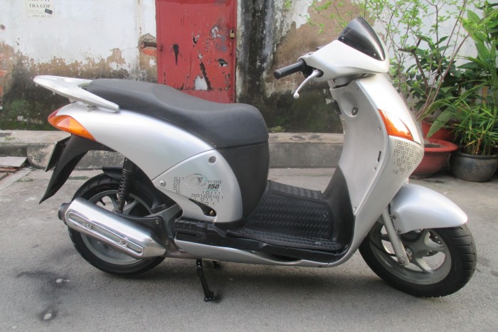 Honda @ 150cc màu trắng bstp-8828 nguyên bản từng con ốc
