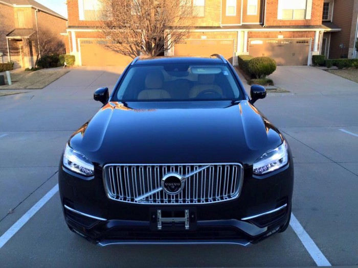 Bán xe Volvo XC90 2016 màu đen nội thất da bò .