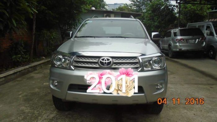Em cần bán xe Toyota Fortuner 2011