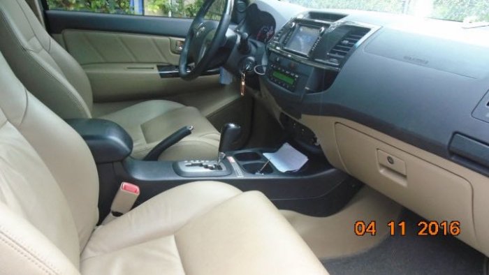 Em cần bán xe Toyota Fortuner 2011