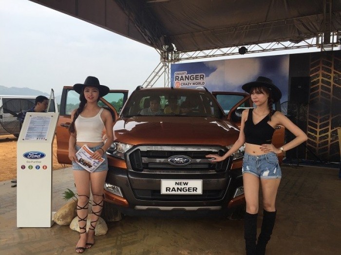 Bán Ford Ranger Wildtrak 3.2 màu cam 2016.  Trả góp tới 80 % giá trị xe