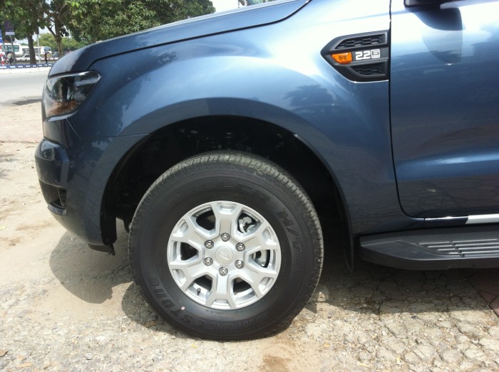 Bán Ford Ranger XLS AT 2016 mày xanh thiên thanh, có xe giao luôn, giao xe tận nhà