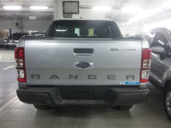 Ford Ranger Wildtrak 3.2 màu bạc đời 2016, giá tốt nhất thị trường