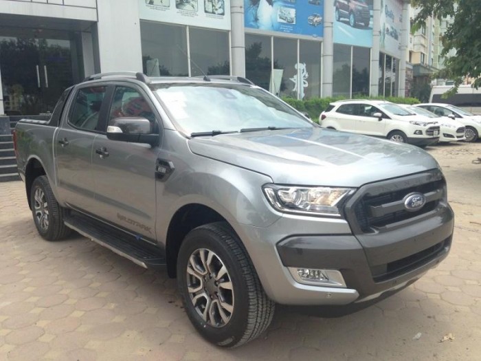 Ford Ranger Wildtrak 3.2 màu bạc đời 2016, giá tốt nhất thị trường