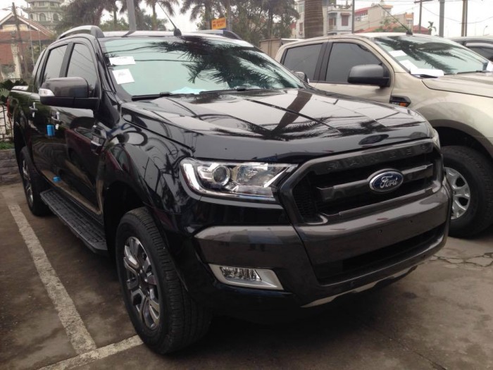 Ford Ranger Wildtrak Đen Đời 2016 có xe giao luôn thủ tục nhanh gọn. Giao xe tận nhà cho khách hàng