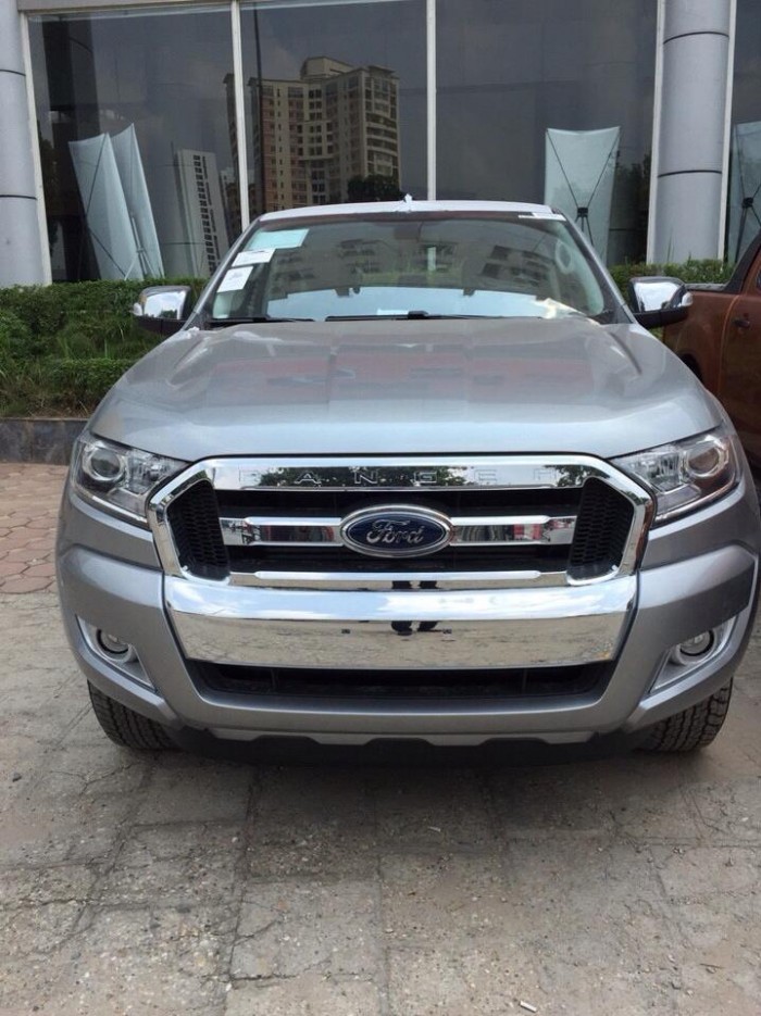 Bán Ford Ranger XLT màu bạc đời 2016 giá tốt. Hỗ trợ trả góp lên đến 80% giá trị xe.