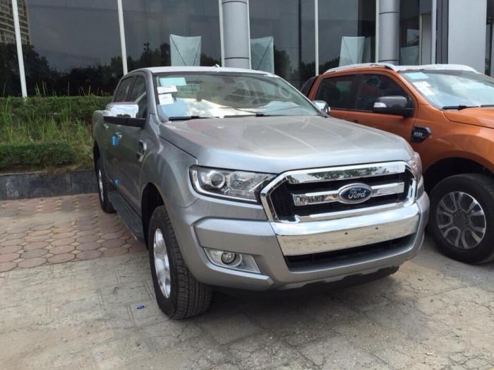 Bán Ford Ranger XLT màu bạc đời 2016 giá tốt. Hỗ trợ trả góp lên đến 80% giá trị xe.