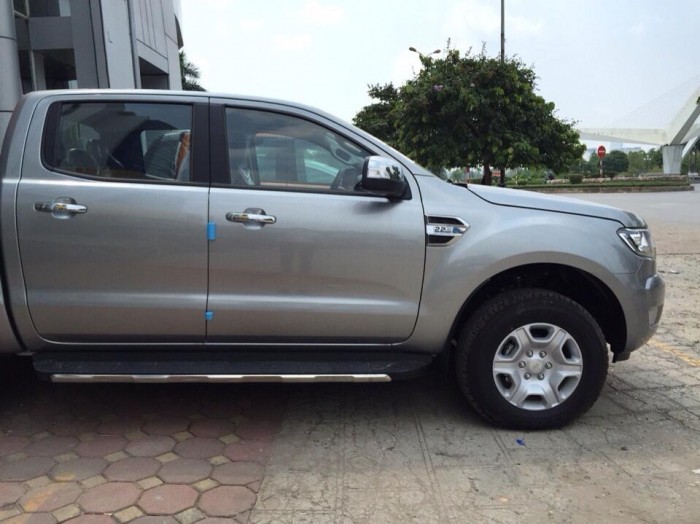 Bán Ford Ranger XLT màu bạc đời 2016 giá tốt. Hỗ trợ trả góp lên đến 80% giá trị xe.