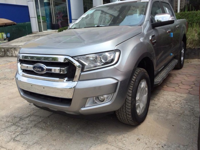 Bán Ford Ranger XLT màu bạc đời 2016 giá tốt. Hỗ trợ trả góp lên đến 80% giá trị xe.