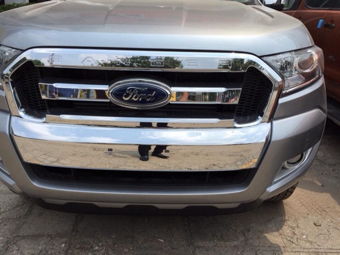 Bán Ford Ranger XLT màu bạc đời 2016 giá tốt. Hỗ trợ trả góp lên đến 80% giá trị xe.