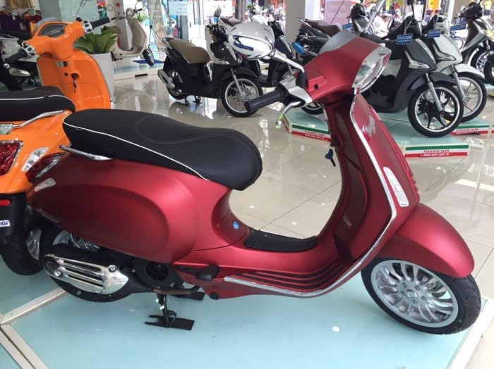 Khuyến mãi ngay gần 10 triệu đồng khi mua Vespa Sprint ABS