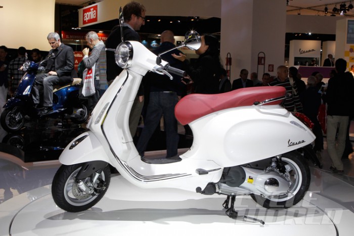 Khuyến mãi ngay gần 10 triệu đồng khi mua Vespa Primavera ABS