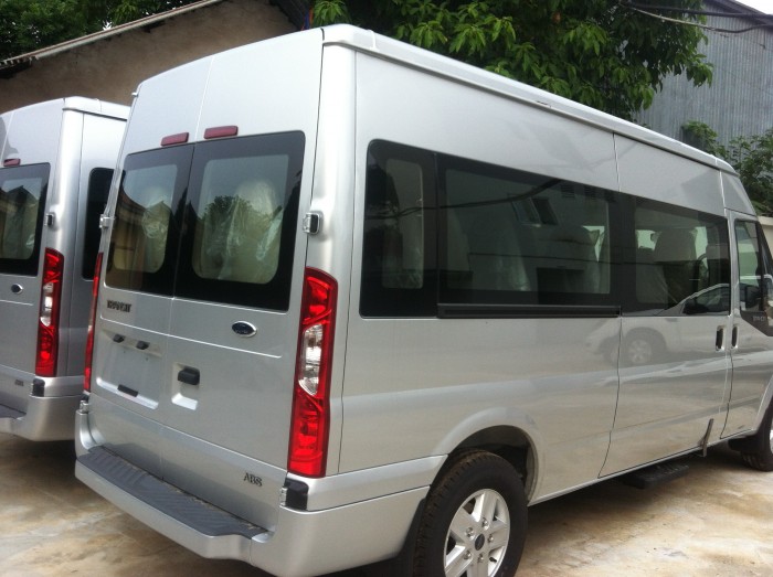 Ford Transit 2016 màu Bạc, giá tốt giao xe ngay thủ tục đơn giản