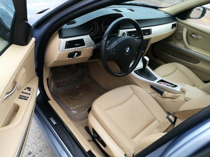 Bán BMW 320i 2009 nhập khẩu nguyên chiếc.