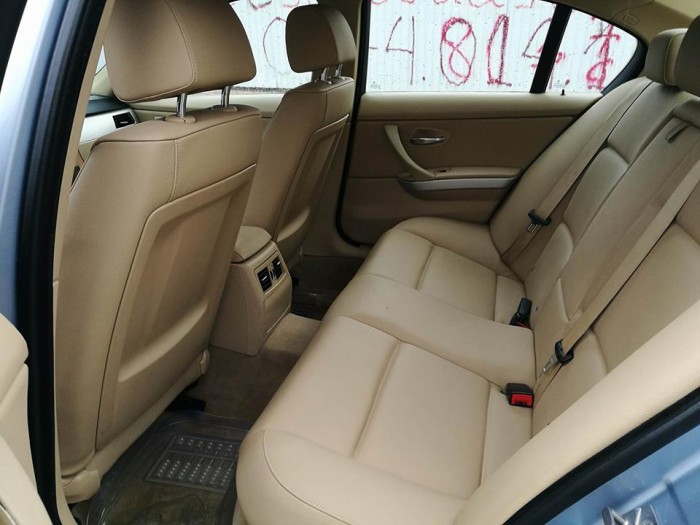 Bán BMW 320i 2009 nhập khẩu nguyên chiếc.