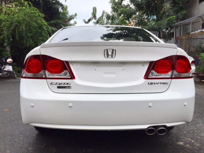Bán Honda Civic 1.8AT 2010 màu trắng