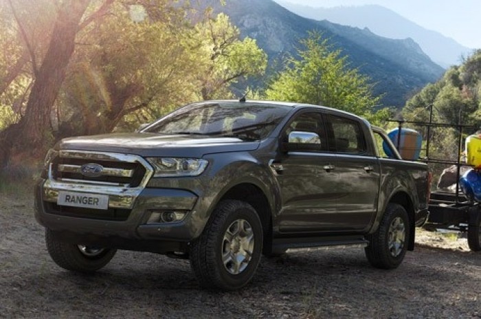 Ranger XLT 2017 4x4 xe có sẵn giao ngay