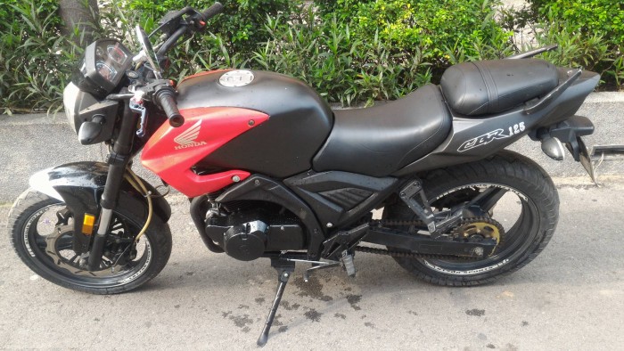 Moto hiệu CBR 125cc hàng USA bs-02969,màu đen nga