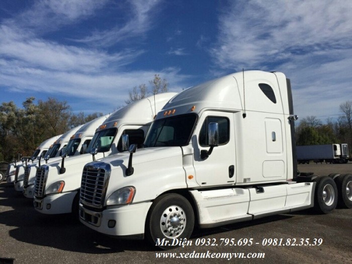 Cascadia 2 giường ,xe đầu kéo mỹ Freighliner cascadia 2 giường detroit DD15, xe đầu kéo Mỹ 0 giường Freighliner Cascadia